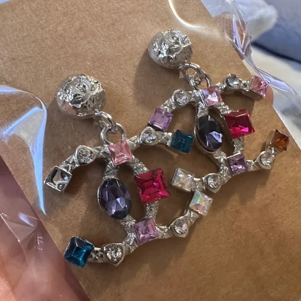 Bundle of earrings and chain